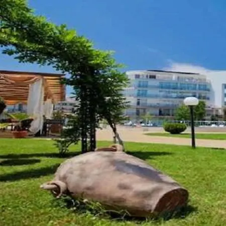 Yves 2 Bed At Sun Village Sunny Not Far Away From The Sea Apartment