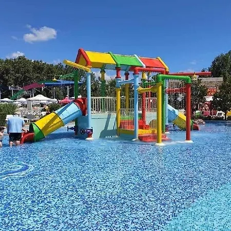 Yves 2 Bed At Sun Village Sunny Not Far Away From The Sea Appartamento *