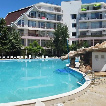 Yves 2 Bed At Sun Village Sunny Not Far Away From The Sea