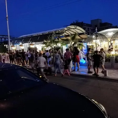 Yves 2 Bed At Sun Village Sunny Not Far Away From The Sea דירה